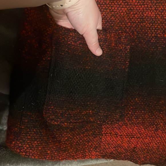 Never worn black/red polyester/wool vest - faux lamb collar and polyester lining - Picture 9 of 14